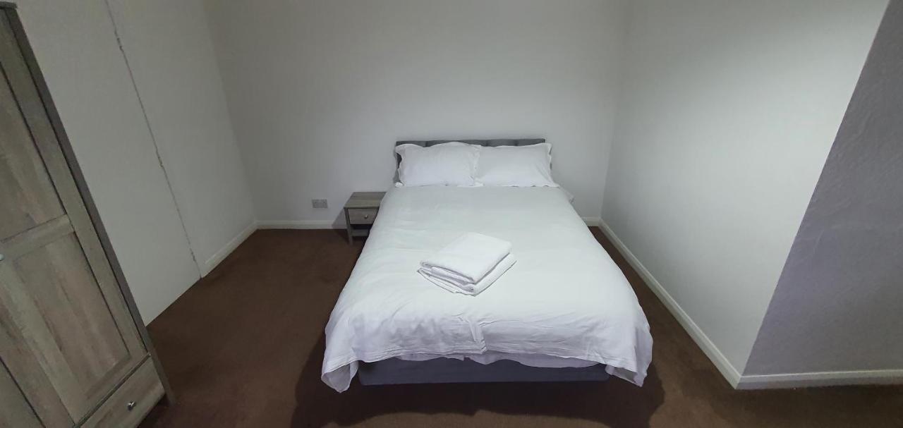 24Hr Self Check In Apartment Central 반즐리 외부 사진