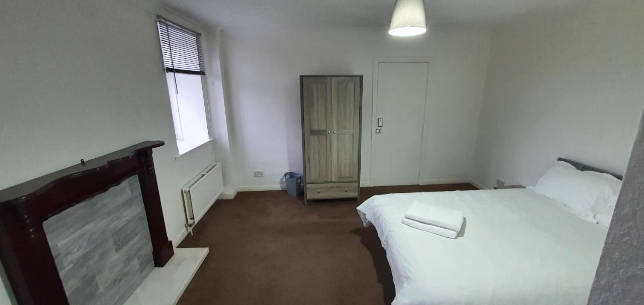 24Hr Self Check In Apartment Central 반즐리 외부 사진