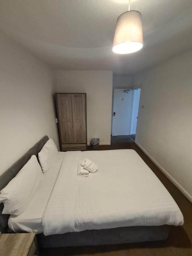 24Hr Self Check In Apartment Central 반즐리 외부 사진